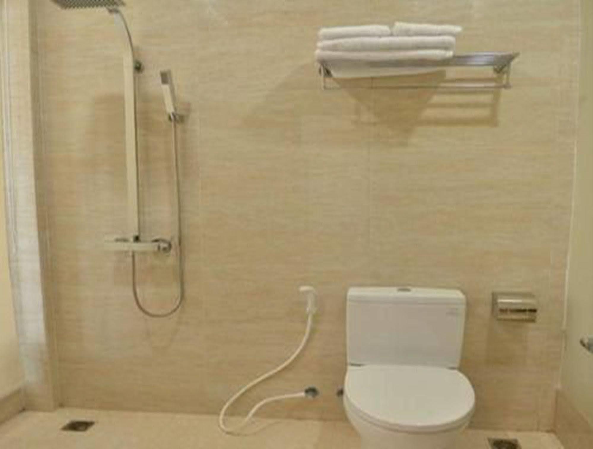 Hotel Myitkyinā Εξωτερικό φωτογραφία