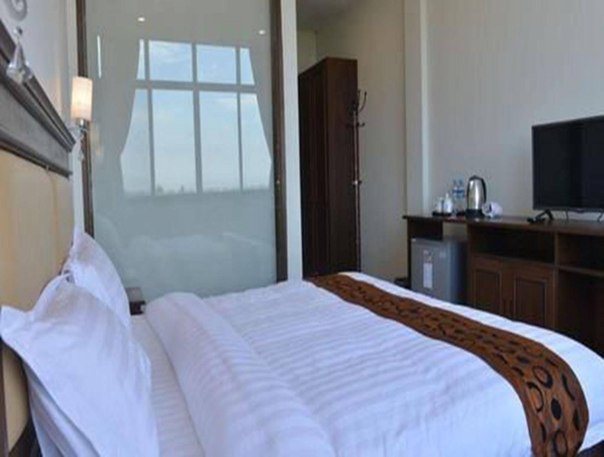 Hotel Myitkyinā Εξωτερικό φωτογραφία