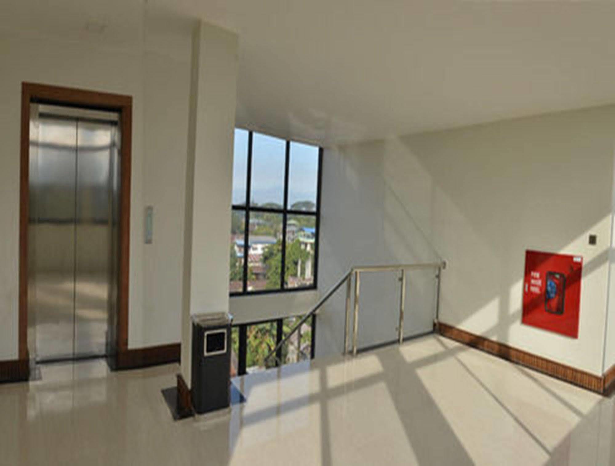 Hotel Myitkyinā Εξωτερικό φωτογραφία